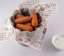 Детские сырно-картофельные крокеты с соусом тартар