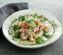 Салат с тунцом и печеным картофелем