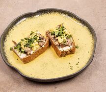 Брускетты со шпротами