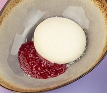 Моти Кокос с гелем из лесных ягод