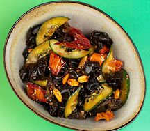 Салат с древесными грибами