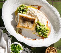 Судак с подкопченным киноа 