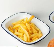 Картофель фри с соусом на выбор