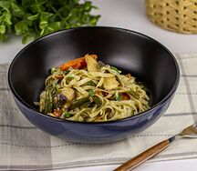 Удон с курицей и овощами