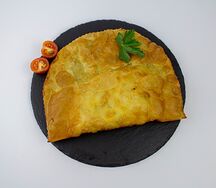 Чебурек с ветчиной и сыром