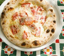 Пицца со сливками и беконом