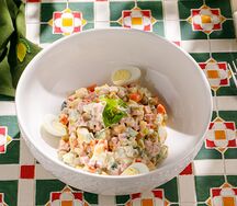 Оливье по-домашнему с колбасой