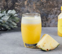 Сок свежевыжатый ананасовый