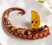 Осьминог на гриле