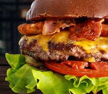 Бургер с беконом Black Angus