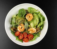 Зелёный салат с креветками