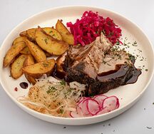 Томленый cвинoй стейк