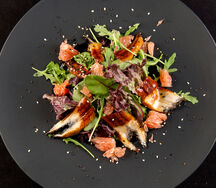 Салат с угрём