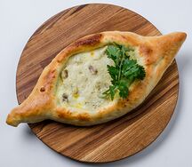 Хачапури чкмерули с куриным филе