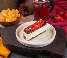 Птичье молоко с клубникой