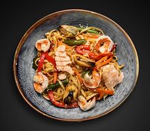 Вок с морепродуктами