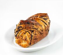 Булочка с маком