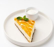 Творожная запеканка с персиком