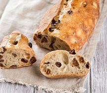 Багет с изюмом