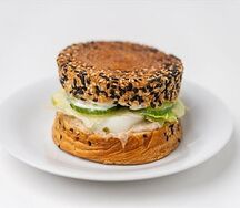 Ролл с тунцом