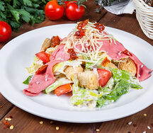 Цезарь с мясом по-трентински