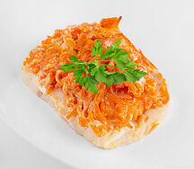 Минтай запеченный с овощами