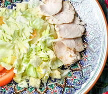 Салат Цезарь с курицей