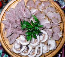 Мясные деликатесы
