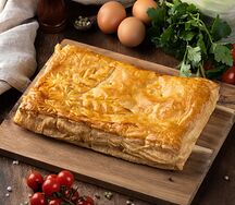 Пирог слоеный с капустой и яйцом