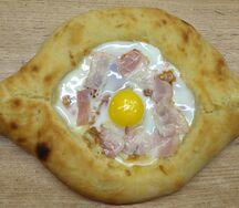 Хачапури с беконом
