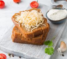 Гренки жареные чесночные