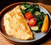 Французский омлет с сыром и трюфельным маслом