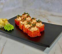 Ролл с креветкой спайси и лучком фри