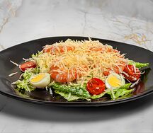 Цезарь с тигровой креветкой