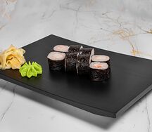 Ролл с тигровыми креветками