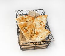 Фокачча с оливковым маслом и пряными травами