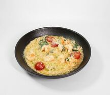 Ризотто с креветками, рукколой и пармезаном