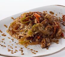 Фунчоза с овощами и курицей