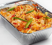Запеченный бокс с креветками в сливочно-чесночном соусе