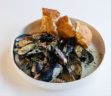 Мидии в соусе том ям