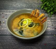 Мисо-суп с угрем копченым
