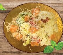 Салат Цезарь с семгой