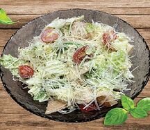 Салат Цезарь с курицей