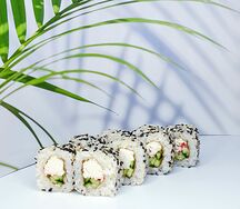 Калифорния с крабом в кунжуте