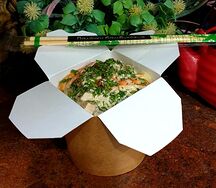 Wok яичный с курицей и овощами микс в сливочном соусе