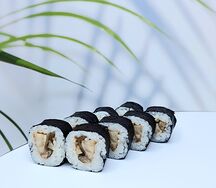 Классический мини-ролл с угрем