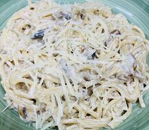Паста с курицей и грибами
