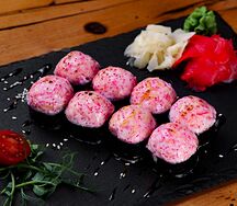 Запечённый ролл с начинкой на выбор