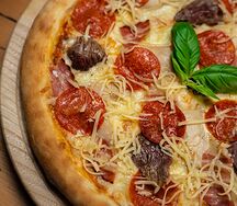 Пицца Фирменная с мясом