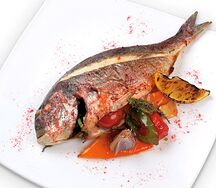 Дорадо с травами